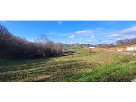 terrain à bâtir viabilisé et proche de toutes commodités