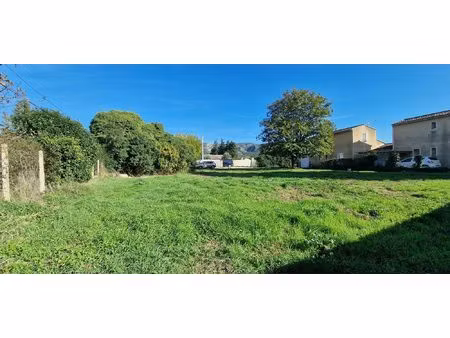 cheval-blanc (84460) : terrain constructible 1 269m2