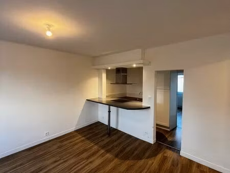 à louer - appartement t2 rénové