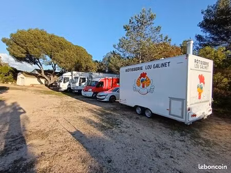 hivernage  stationnement  place de parking pour voiture  remorque  camion  caravane  campi