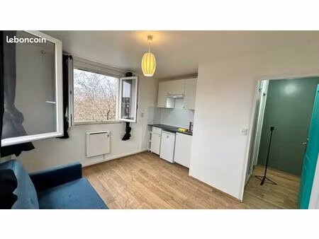 studio refait à neuf à deux pas de la gare