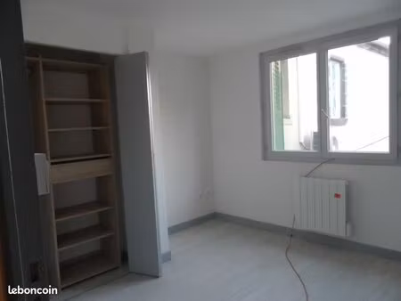 particulier loue f2 centre aubiere