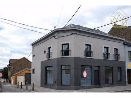 rez commercial proche du parc de mariemont