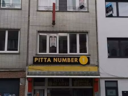 commercieel gelegen handelspand met woonst  4 slpks  2 bd...