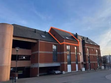 hall  séjour  cuisine  buanderie  2 chambres   sdd et wc