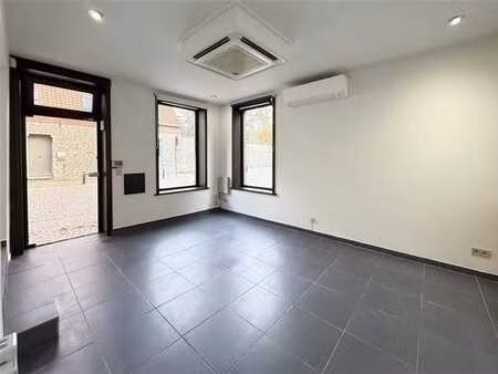 commerce/bureau au centre de grimbergen