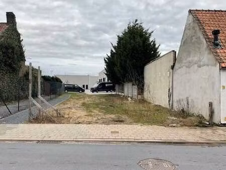 centraal gelegen stuk bouwgrond op een perceel van 209 m²...