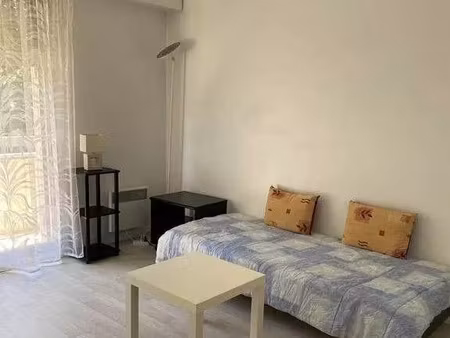 location appartement 1 pièce 24 m² à clamart (92140)