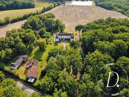 maison de maître avec vue panoramique sur les pyrénées  maiso
