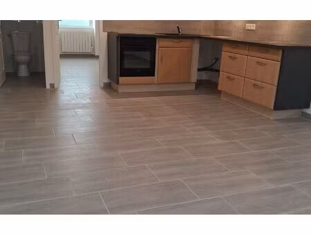 location appartement  m² t-2 à la tremblade  585 €