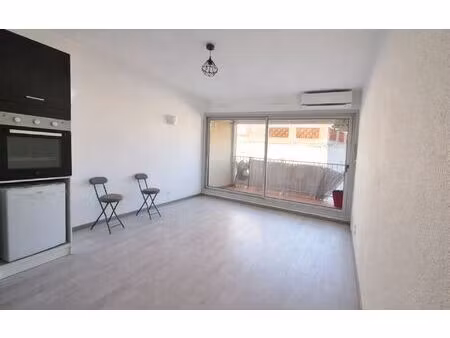 location appartement  m² t-1 à mèze  500 €