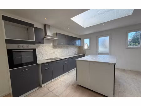 location maison  94 m² t-4 à anzin  850 €