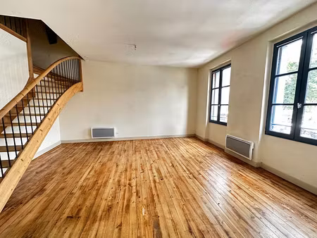 location appartement 4 pièces 84 m² à caussade (82300)  570 €