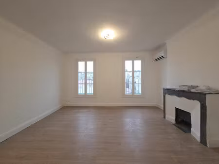 location appartement 3 pièces 78 m² à marseille 1 (13001)