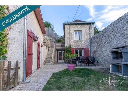 un bien atypique à 5 minutes du centre ville.