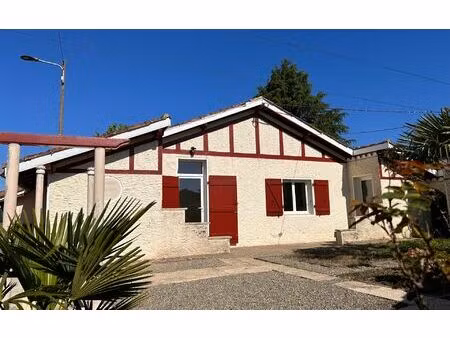 location maison  m² t-2 à barcelonne-du-gers  540 €