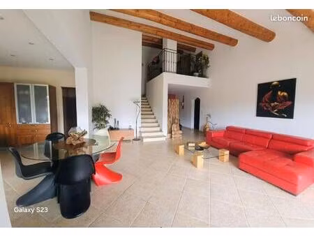 maison t8 200 m2 jardin 1200 m2 garage  piscine