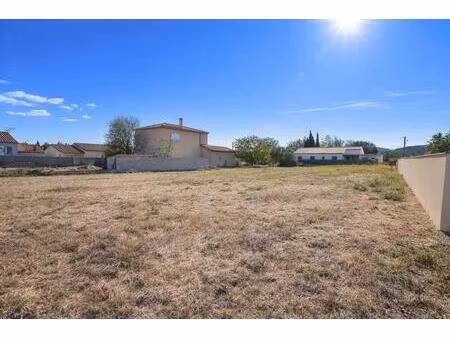 terrain constructible hors lotissement 785 m²