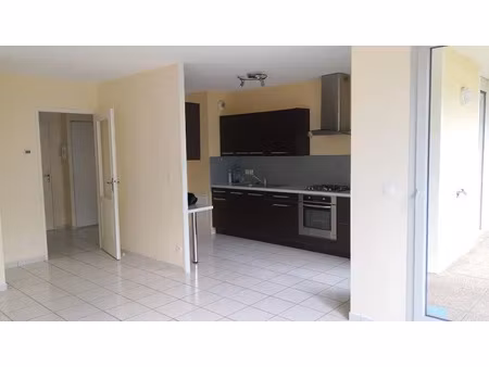 location appartement 2 pièces 50 m² à saint-etienne-de-saint-geoirs (38590)  710 €