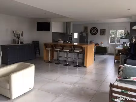 maison t4 quartier calme (port de meyran)