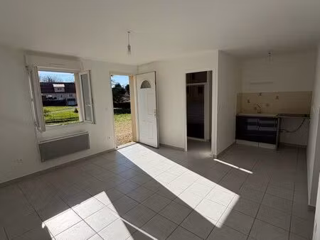 location f2 dans maison individuelle