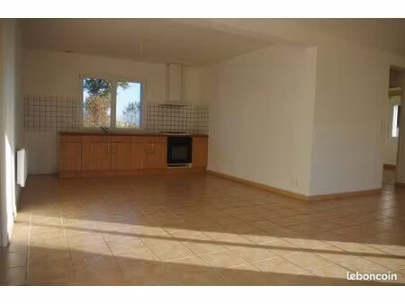 a louer appartement 83m2 kersioul carhaix