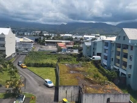 loue f2 saint benoit