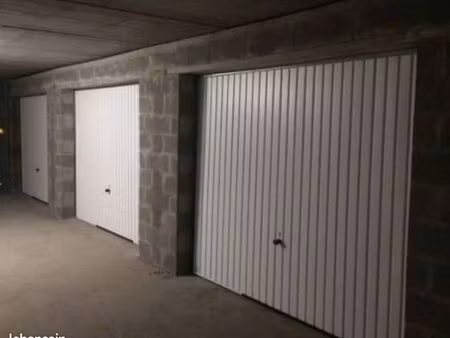 location garage fermé