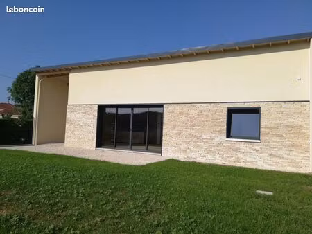 location maison neuve et lumineuse t4  avec jardin  à figeac