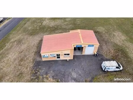 ◊ local artisanal / professionnel 100 m² + 2 000 m² de terrain – 86130