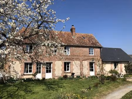 vente maison à livarot-pays-d'auge (14140) : à vendre / 140m² livarot-pays-d'auge