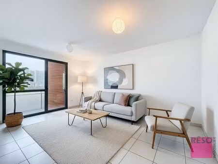 annemasse – t2 récent avec terrasse  parking sécurisé et ca