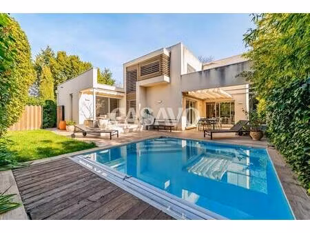 vente maison 6 pièces de 220m² - 13200 arles