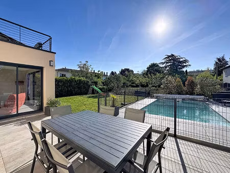 rare - maison rénovée - 4 ch + bureau - piscine
