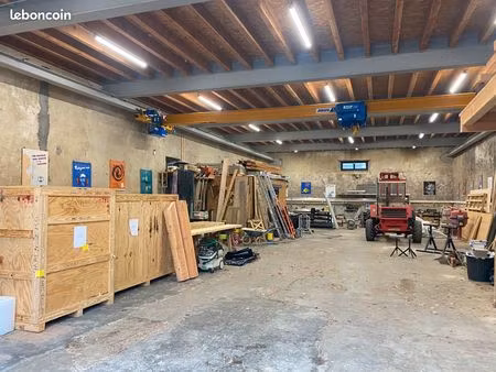 bâtiment avec fort potentiel – 500 m² + terrain 400 m²