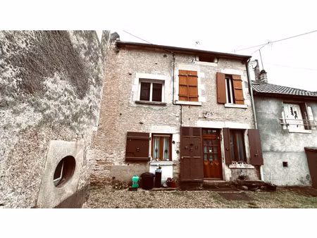 maison de village comprenant deux logements indépendants située à dornecy (58530) pour un 