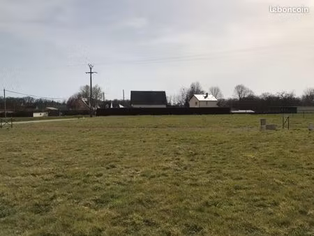 terrain 1 244 m² grand camp