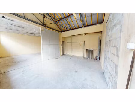 neuilly- plaisance  entrepôt de stockage de 109 m2