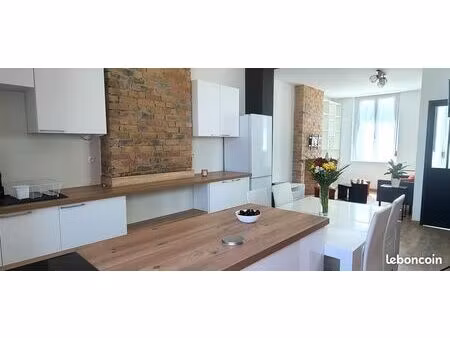 grand t2 dans petit immeuble de 3 appartements quartier calme