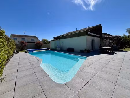 maison familiale t6 de 150m2 avec piscine  garage et carport