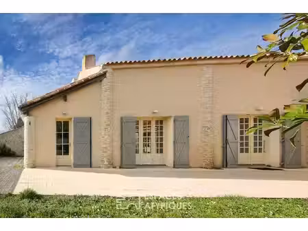 maison de charme avec spa au coeur d'une petite cité de caractère
