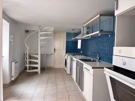 appartement t2 duplex - cour - garage