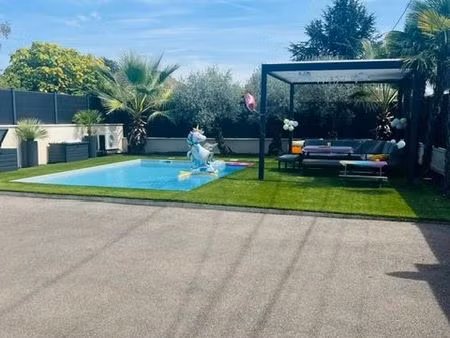 tb fermette entièrement rénovée 106m² hab / piscine / terrain 304m² / calme