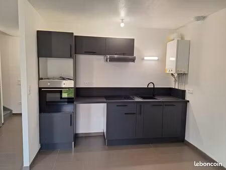 maison semi-mitoyenne t3 avec jardinet