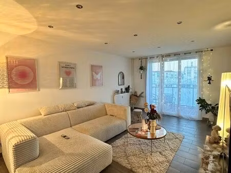 appartement t4 – 92 m² – 3 chambres – parking + cave – balcon – non meublé