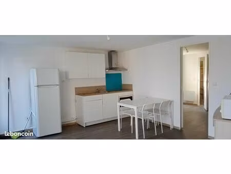 a louer t2 à port de bouc st jean rdc