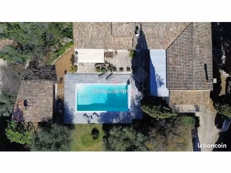 villa 9 pièces 191 m²