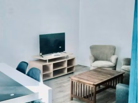 loue t5 centre ville lussac les chateaux