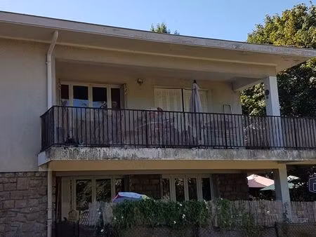 ? appartement t3 avec terrasse et parking