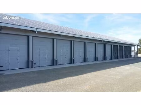 garages / box de stockage 26m² conlie